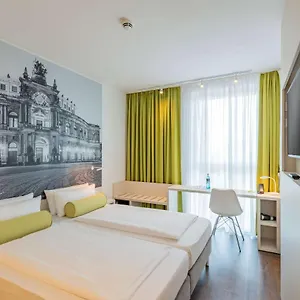 Hotel Super 8 By Wyndham, Dresda